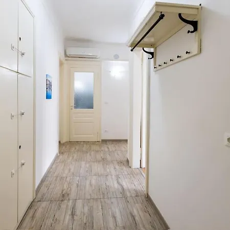 Free Parking & Netflix - Comfort Gambini *