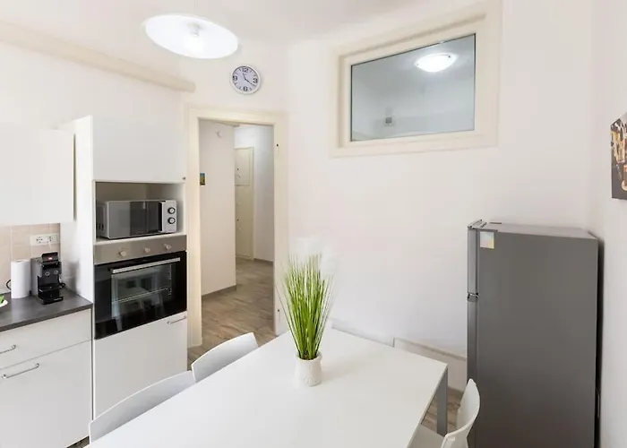 Апартаменти Free Parking & Netflix - Comfort Gambini *